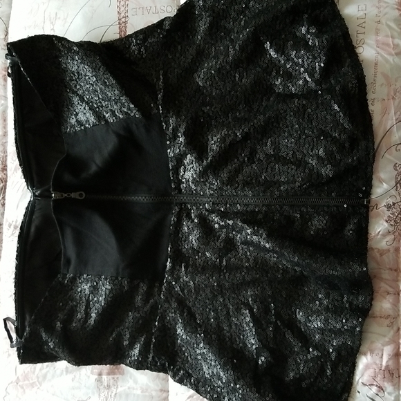 Torrid Black Seaquin Peplum Bustier Top Size 2 - Picture 7 of 15